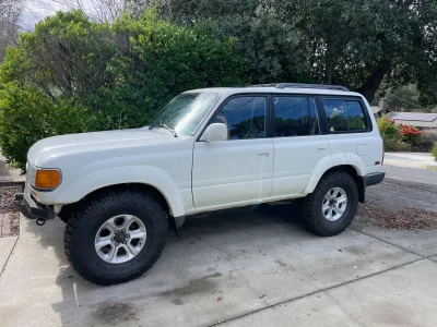 fj80 on 37's.webp