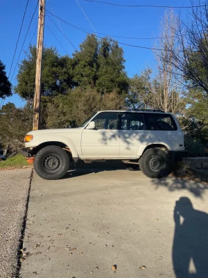 fj80 on 35's.webp