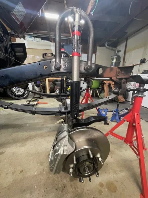 fj40 shock mount.webp